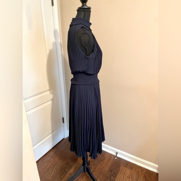 Nanette Lepore Navy Accordion Pleat Smocked Midi Dress Size 6 Office Work Party - Picture 4 of 12